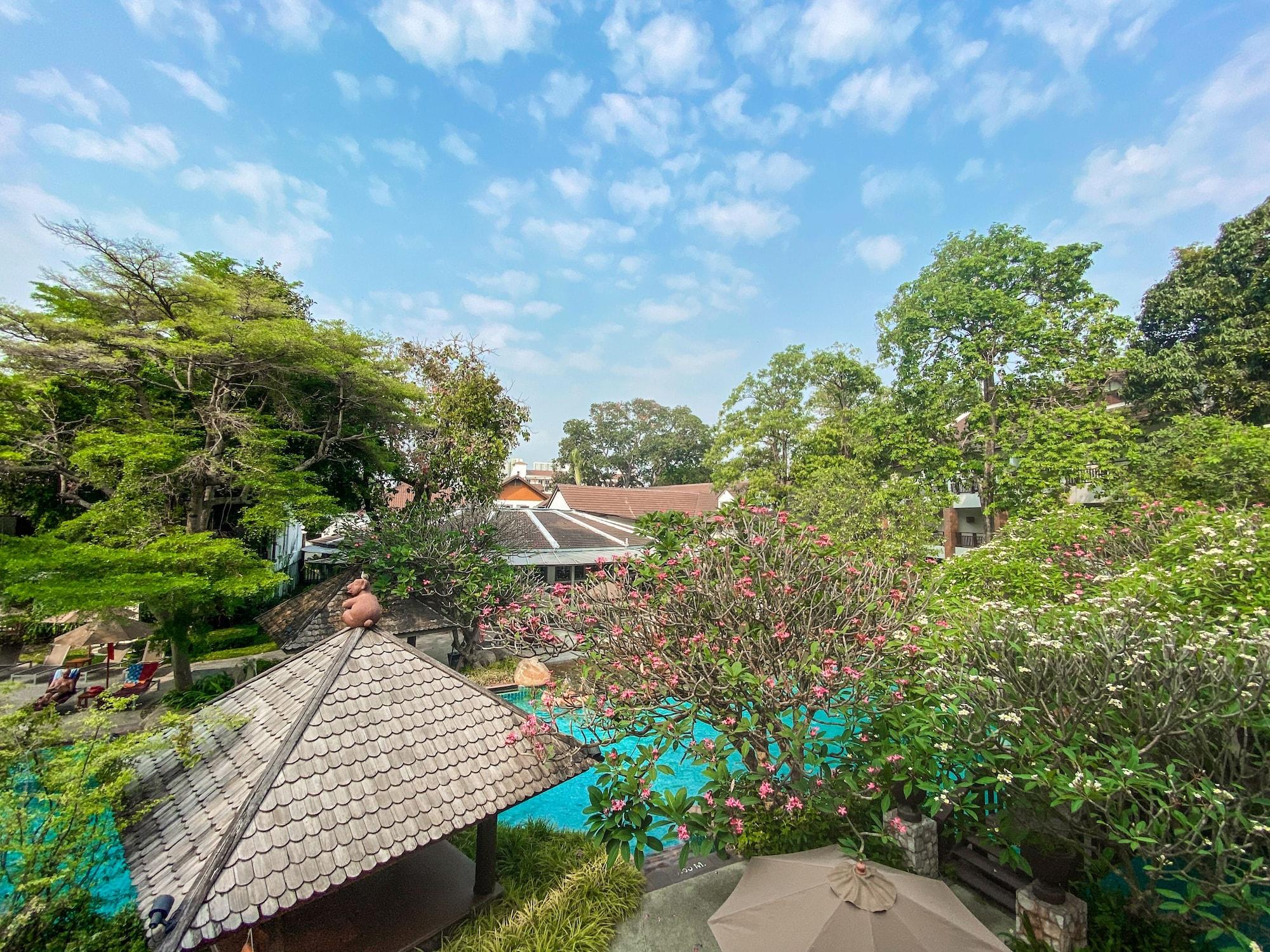Woodlands hotel y Resort Pattaya Exterior foto